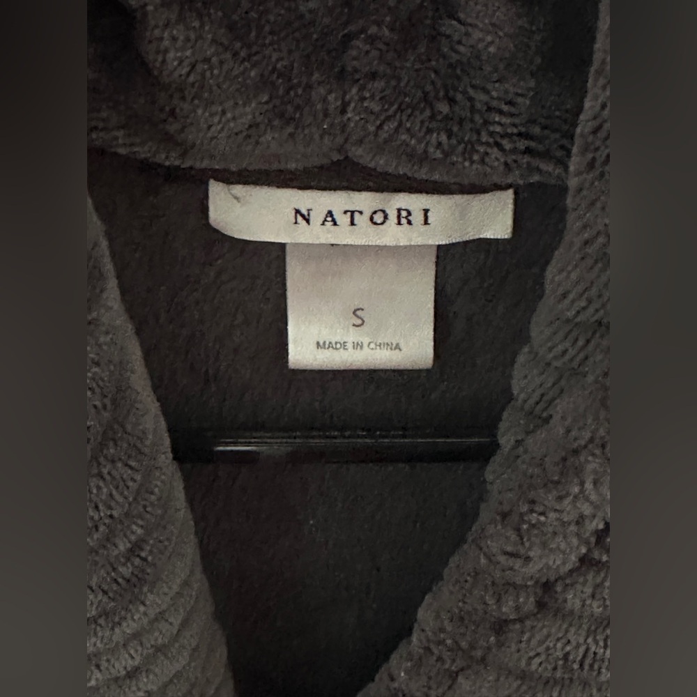 Natori plush robe. Size S. Excellent condition. Hardly used! - Picture 2 of 4